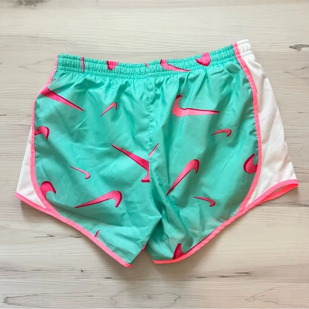 NWOT Nike Green and Pink Lined Athletic Shorts Lightweight Dolphin Hem